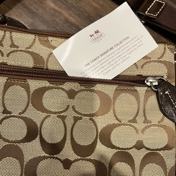 COACH signature messenger swingpack crossbody - Picture 2 of 10